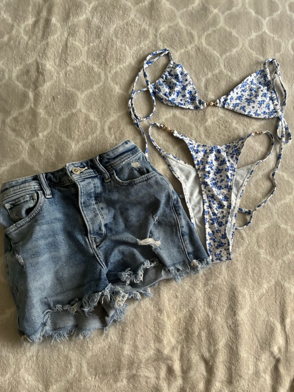 Hollister Light Blue Denim High-Rise Mom Shorts 00 + Free Shein bikini XS